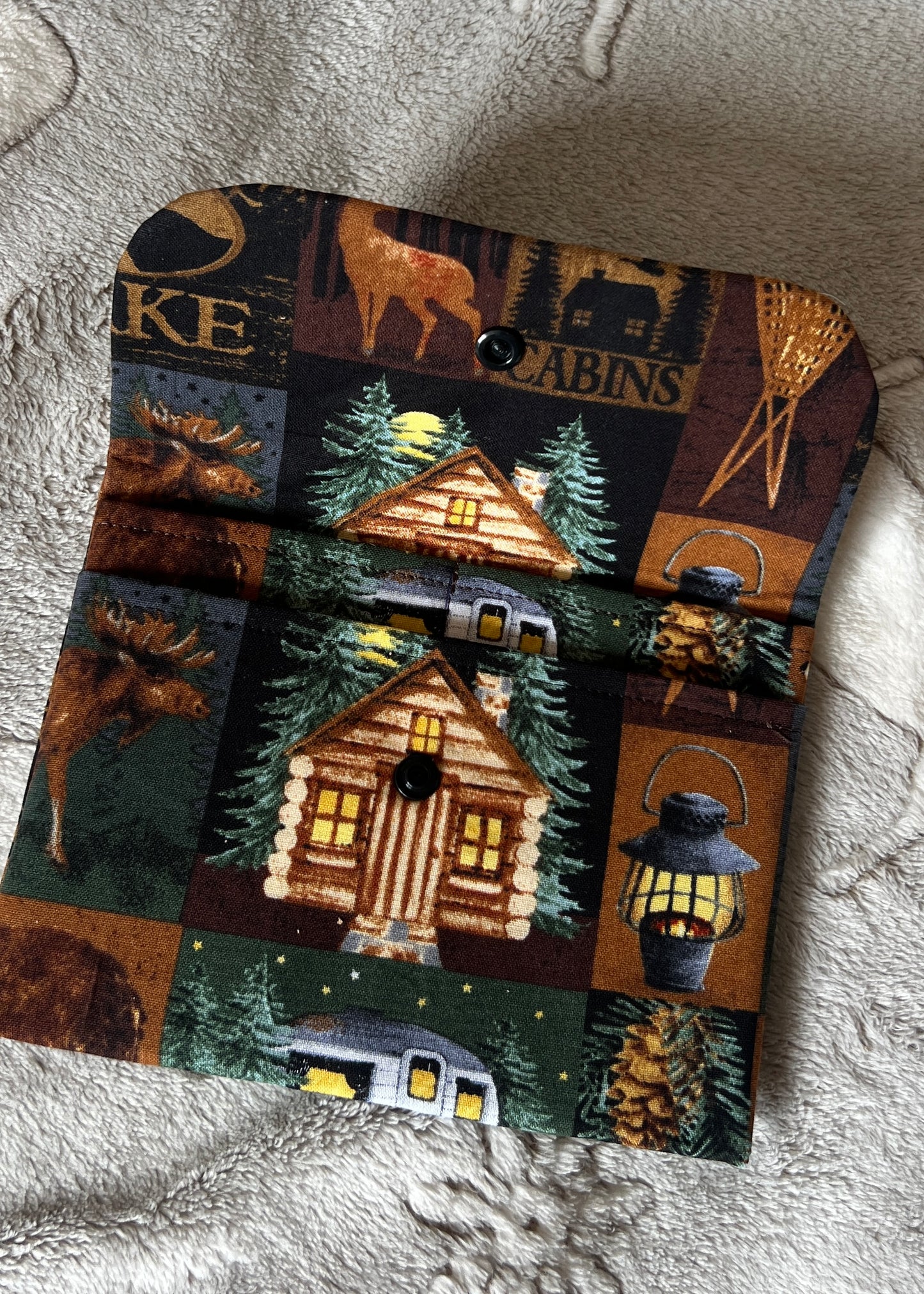 Moose Lake Large Wallet – Rustic Cabin Print Clutch