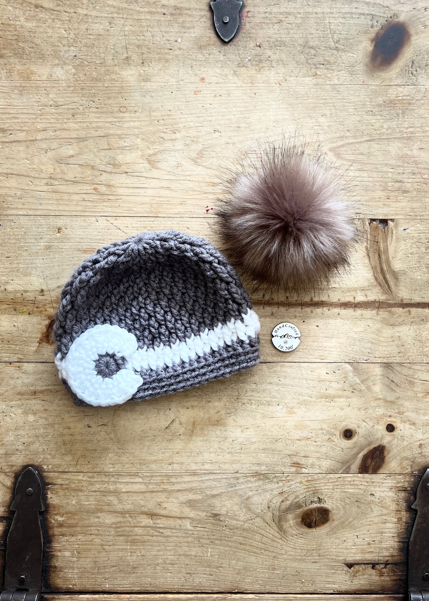 Infant-Colorado Crocheted Beanie with Removable Faux Fur Pom – Gray & White