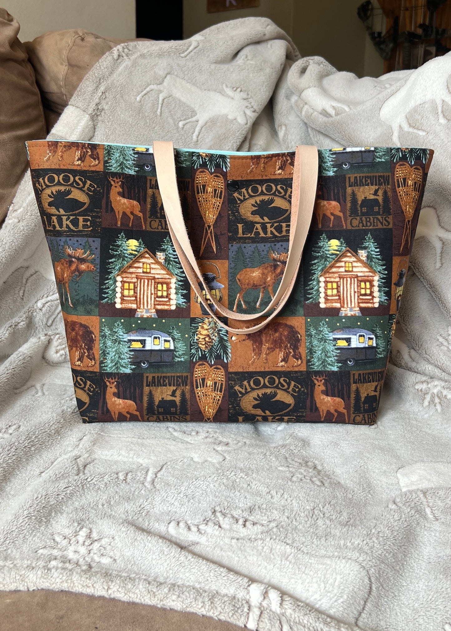 Moose Lake Tote Bag – Rustic Cabin Print Everyday Purse