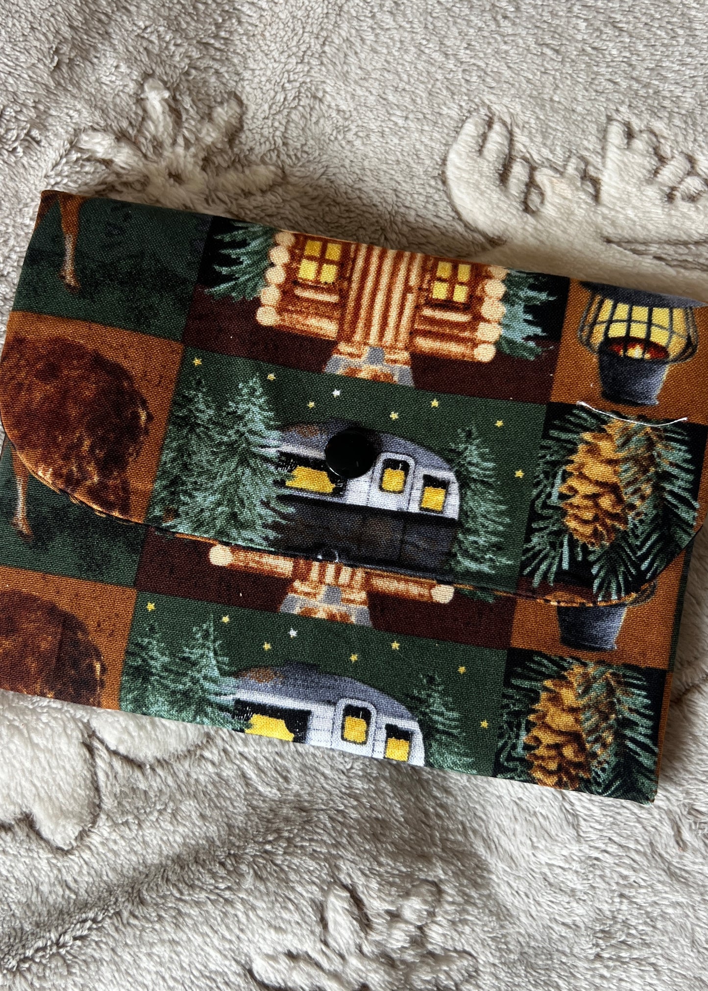Moose Lake Large Wallet – Rustic Cabin Print Clutch
